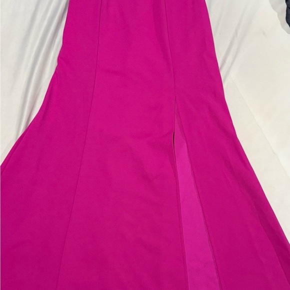 Morgan & Co Elegant Fusha Evening Gown - Picture 5 of 9